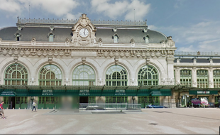 L'agression a eu lieu samedi vers 6h à la sortie d'une boite de nuit, place Jules Ferry à Lyon.