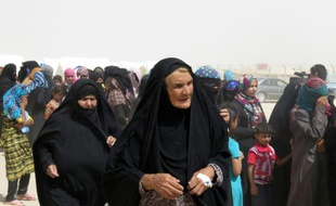 Des familles irakiennes dans un camp de réfugiés le 6 juin 2016 à Amriyat al-Fallujah