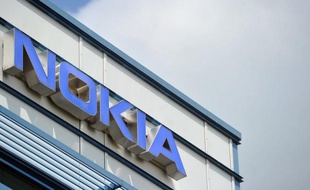 Le fabricant finlandais de téléphones portables Nokia a indiqué mercredi avoir porté plainte dans trois pays (Etats-Unis, Canada et Royaume-Uni) contre son concurrent canadien RIM (Blackberry) pour la violation de brevets.