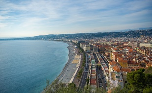 La ville de Nice, particulièrement touché par le coronavirus, accuse le tourisme d'être responsable de la flambée épidémique