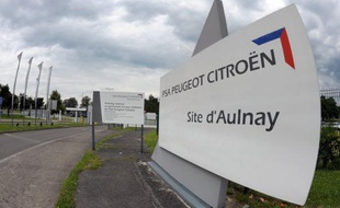 Le constructeur automobile PSA Peugeot Citroën a officialisé jeudi son entrée en négociations exclusives avec les chemins de fer russes RZD pour leur céder 75% de sa filiale de logistique Gefco au prix de 800 millions d'euros.