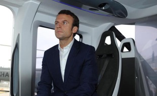 Le ministre de l'Economie Emmanuel Macron au Bourget le 20 juin 2015