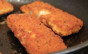 Plusieurs marques de poissons panés sont épinglées par l'association de consommateurs CLCV.