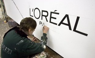(Photo d'illustration) Le logo L'Oréal peint.