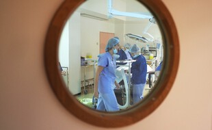 Un service de chirurgie à l'institut Curie, à Paris (image d'illustration).