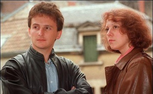 Le parquet général de la cour d'appel de Paris a annoncé mardi qu'il "ne s'oppose pas" à la demande de réhabilitation de Jean-Marie Villemin, qui veut effacer sa condamnation prononcée en 1993 pour le meurtre de Bernard Laroche qu'il tenait pour l'assassin de son fils Grégory.