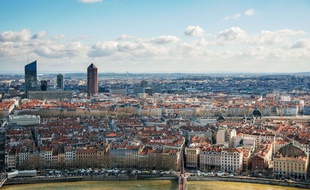 Une vue generale sur le quartier lyonnais de la Part-Dieu (au fond) depuis Fourviere. Bony