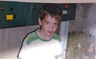Portrait du jeune Antoine, 6 ans et demi, porte disparu depuis le jeudi 11 septembre 2008 à Issoire.