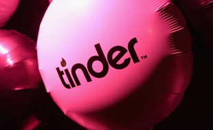 Logo de Tinder, le 3 février 2014, à Hollywood