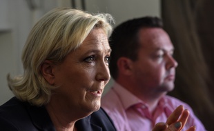 Les nouveaux députés FN Marine Le Pen et Bruno Bilde en conférence de presse à Hénin-Beaumont le 19 juin 2017