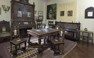 Au total, 300 objets, dont certains ont appartenu à Jacques Offenbach, seront mis en vente ce samed.