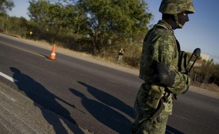 Vingt-deux personnes au total ont été assassinées samedi soir dans le nord du Mexique, dont cinq au cours d'une fête d'anniversaire d'enfants à Tijuana, à la frontière avec les Etats-Unis, ont annoncé dimanche les autorités.