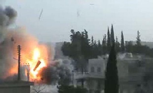L'armée a repris mercredi le contrôle d'Idleb et intensifié la répression dans d'autres fiefs de la contestation en Syrie, un chef de la rébellion affirmant que Bachar al-Assad méritait un sort "pire" que celui du Libyen Mouammar Kadhafi tué lors de sa capture par des rebelles.