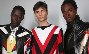 Olivier Rousteing, le directeur artistique de la maison de couture Balmain, s’est inspiré du vestiaire du Roi de la pop, Michael Jackson, pour sa collection homme printemps-été 2019.