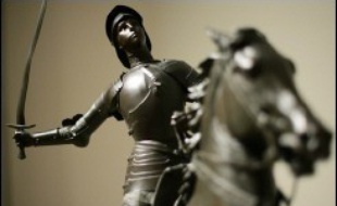 Une statue équestre de Jeanne d'Arc a été érigée en 1922 dans un parc de Washington. Copie de celle située à côté de la cathédrale de Reims, elle a été offerte par les femmes de France aux femmes d'Amérique.