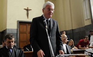 Aldo Brancher, ministre proche de Silvio Berlusconi, a démissionné en plein tribunal de Milan, le 5 juillet 2010.