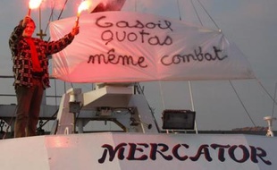Manifestation de marins-pêcheurs à Boulogne-sur-Mer pour protester contre les quotas européens de pêche et la hausse des prix du gasoil, le 23 mai 2008.