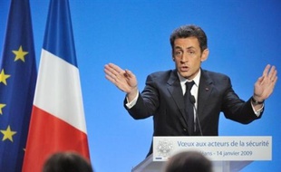 Nicolas Sarkozy a également promis que la Loi d'orientation pour la sécurité intérieure (LOPSI II), attendue depuis la fin de 2007, serait enfin "rapidement" présentée devant le Parlement.