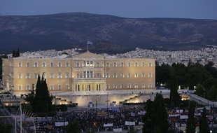 Des manifestants anti-austérité devant le Parlement grec, à Athènes, le 15 juillet 2015.