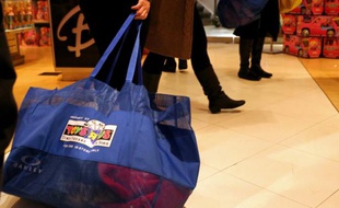 Un magasin de jouets de Tourville-la-Rivière (Seine-Maritime), près de Rouen, a été braqué dimanche par au moins deux hommes qui ont pris la fuite avec quelque 5.000 euros