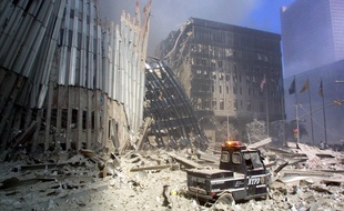 La dévastation à Manhattan, après l'attentat contre les tours du World Trade Center, le 11 septembre 2001.