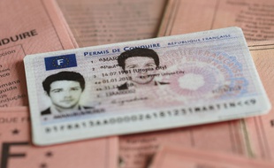 Il n'est pas nécessaire de passer une visite médicale pour obtenir le nouveau permis de conduire à puce.