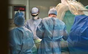 La première opération de chirurgie ouverte assistée par la réalité augmentée.