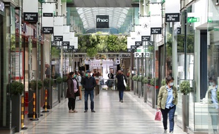 Une galerie marchande à Paris.