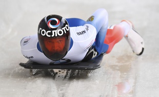 Le Russe Alexander Tretiakov, champion olympique de skeleton à Sotchi, a été déchu de son titre par le CIO pour dopage, le 22 novembre 2017.