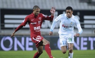 Marseille et son attaquant Loïc Remy ouvrent le bal des quarts de finale de la Coupe de France, mardi à Caen (20h30), contre Quevilly (National), un petit poucet habitué aux exploits.