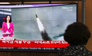 Un tir de missile nord-coréen à la télévision sud-coréenne à Séoul, le 2 octobre 2019.