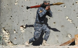 Un soldat irakien près de Ramadi le 7 décembre 2015