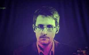 Edward Snowden s'exprime le 24 juin 2014 par vidéoconférence avec des responsables européens