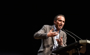 Tariq Ramadan lors d'une conférence à Bordeaux en mars 2016.