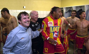 Le nouvel entraîneur du Stade Lavallois Thierry Goudet, tout sourire en mai 2003 lors de la montée du Mans en Ligue 1.