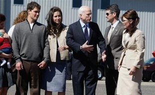 Sarah Palin, la colistière du candidat à la Maison Blanche John McCain, était attendue mercredi à la convention républicaine de Saint Paul (Minnesota, nord) pour passer son grand oral, alors que les médias américains n'en finissent pas de dévoiler des détails embarrassants pour la jeune gouverneure de l'Alaska.