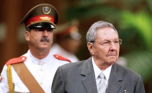 Un prisonnier politique cubain, Wilmar Villar, âgé de 31 ans, est décédé jeudi dans un hôpital de Santiago de Cuba (est) après 50 jours de grève de la faim, a annoncé à l'AFP l'opposant Elizardo Sanchez.