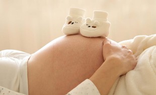 Illustration d'une femme enceinte.
