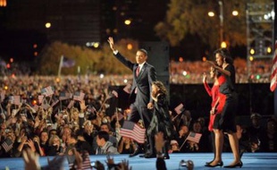 "Le changement arrive en Amérique," a déclaré mardi soir Barack Obama lors de son premier discours de président élu des Etats-Unis, devant une foule en liesse à Chicago (Illinois, nord)