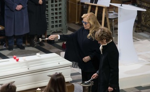 Sylvie Vartan aux obsèques de Johnny Hallyday le 9 décembre 2017 à Paris