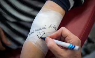La collecte de sang souffre depuis 18 mois de la crise sanitaire, alerte l'EFS.