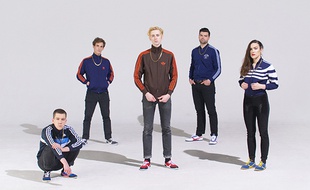 Le groupe Bagarre est composé de Master Clap, Loup, Mus, La Bête et Emmaïdee (de gauche à droite).