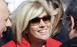 Le procès de la députée socialiste Sylvie Andrieux, soupçonnée de détournement de fonds publics au détriment de la région PACA et qui comparaît aux côtés de 21 autres personnes, a débuté lundi matin devant le tribunal correctionnel de Marseille, a constaté une journaliste de l'AFP.