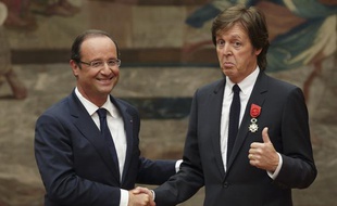 François Hollande et Paul McCartney, le 8 septembre 2012, au palais de l'Elysée, à Paris.