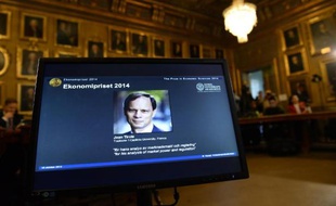 La photo de Jean Tirole lors de la conférence de presse d'annonce du prix Nobel d'économie, le 13 octobre 2014 à Stockholm