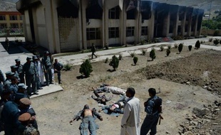 Six insurgés et un policier afghans ont été tués mercredi avant l'aube dans une attaque très symbolique contre le siège du gouverneur de la province du Panchir, fief historique de la résistance contre les talibans largement épargné jusqu'ici par les violences.