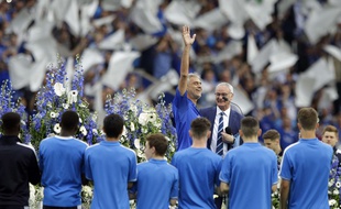 Andrea Bocelli a chanté pour son ami Claudio Ranieri avant le match Leicester-Everton, le 7 mai 2016.