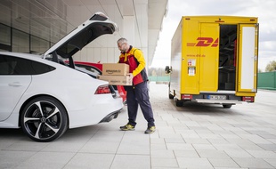 Amazon, Audi et DHL on signé un partenariat pour livrer des colis dans le coffre du véhicule du client.