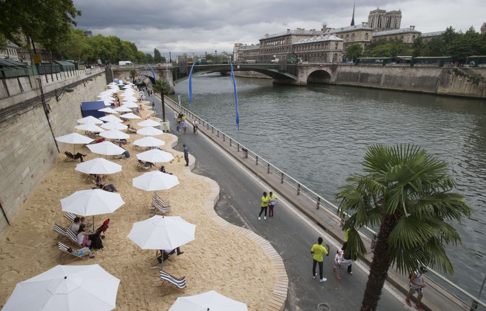 Paris Plage Sur Les Rives De Seine VIDEO. Paris plages: La polémique enfle autour de «Tel-Aviv-sur-Seine»