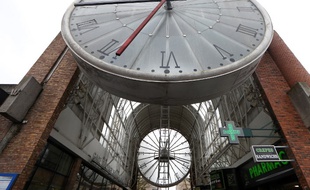 Une grosse horloge à Cergy (image d'illustration).